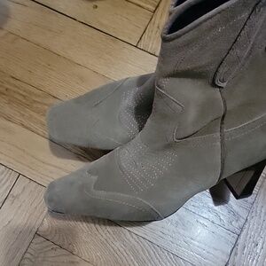 Steve Madden Taupe Suede Western Ankle Boots
